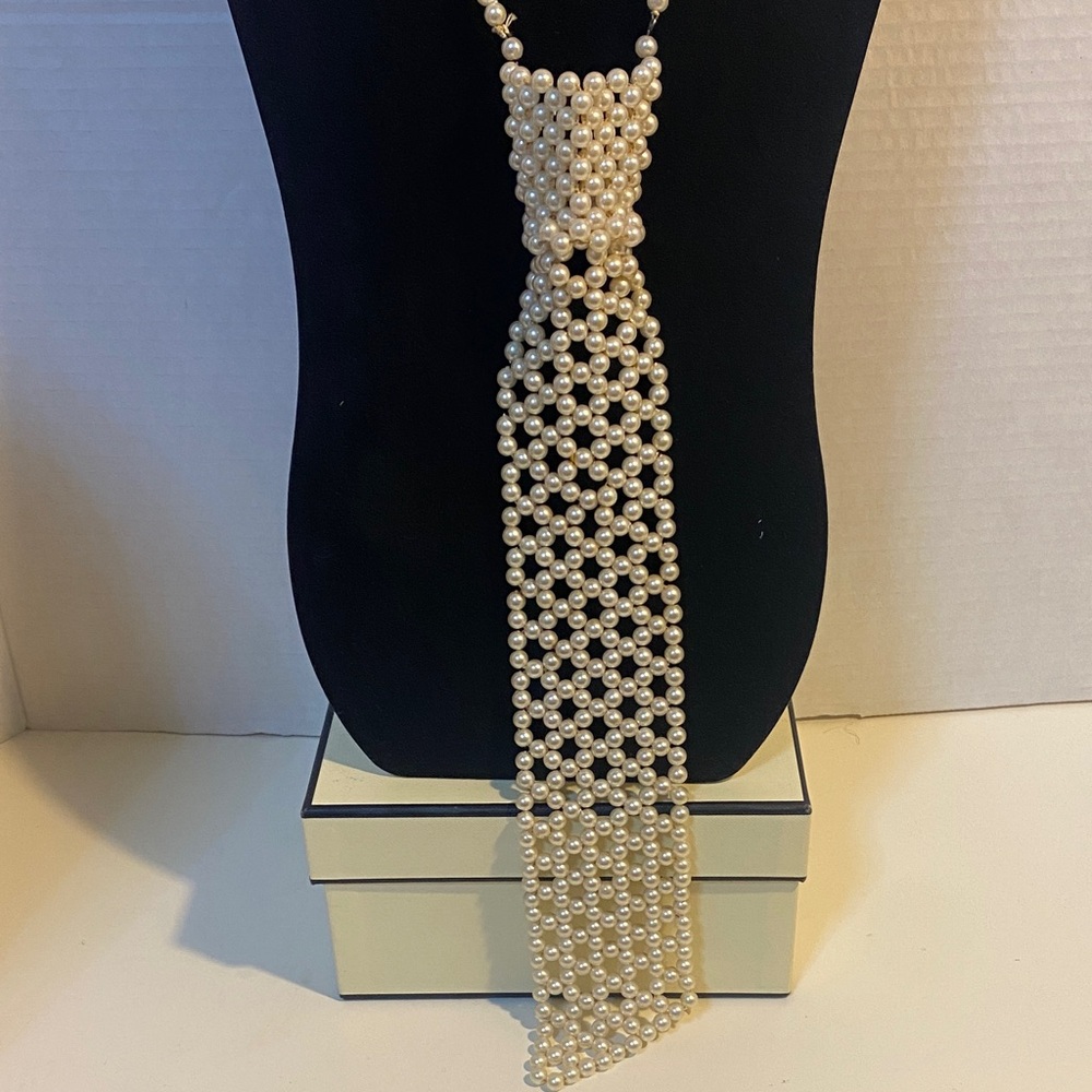Vintage Elegant Pearl Necklace tie